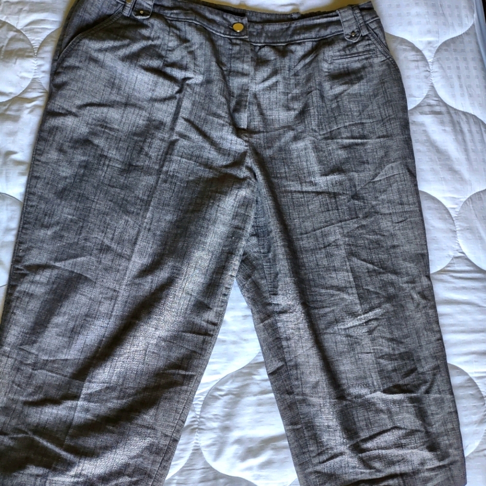Larry Levine Capri Slacks